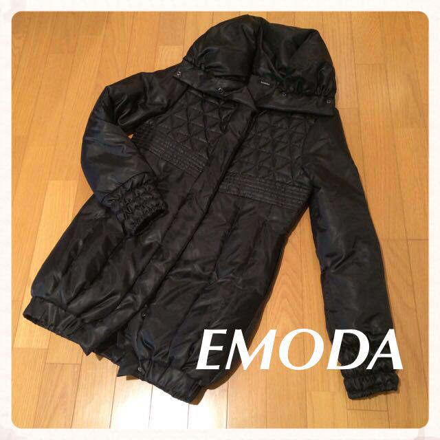 EMODA(エモダ)のEMODA アウター レディースのジャケット/アウター(ダウンジャケット)の商品写真