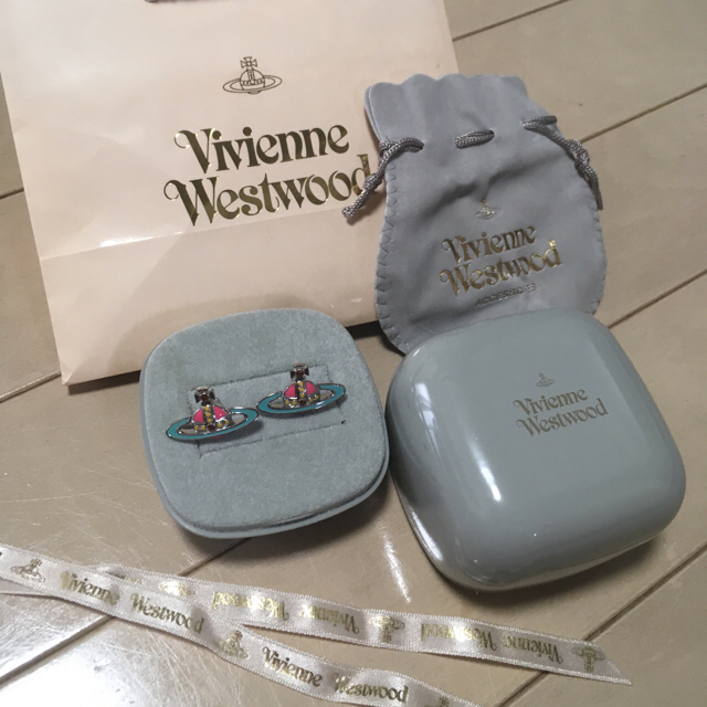 Vivienne Westwood ピアス