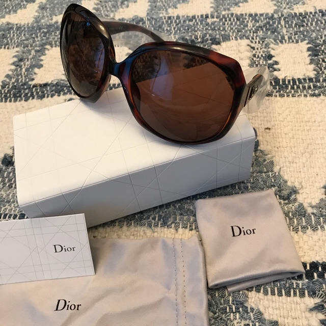 Dior(ディオール)のDior サングラス 新品未使用 茶色 ハバナ グロッシー ラスト1点かぎり‼️ レディースのファッション小物(サングラス/メガネ)の商品写真