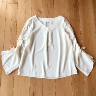 スローブイエナ(SLOBE IENA)の新品 Dessn デッサン ワールド♡とろみ シャツ ブラウス オフホワイト(シャツ/ブラウス(長袖/七分))
