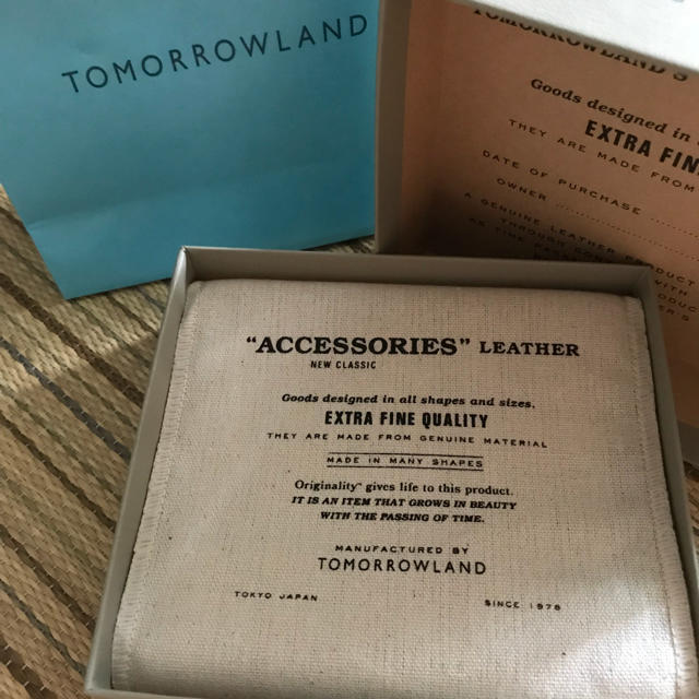 TOMORROWLAND(トゥモローランド)のtomorrow land  財布 二つ折り 新品 レディースのファッション小物(財布)の商品写真