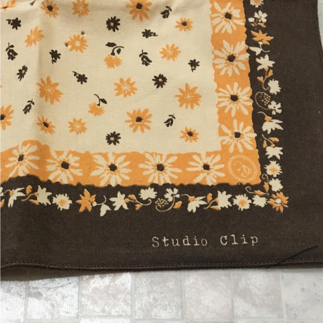 STUDIO CLIP(スタディオクリップ)の《新品》studio CLIP  花柄 バンダナ ハンカチ レディースのファッション小物(バンダナ/スカーフ)の商品写真