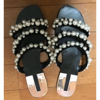 ザラ(ZARA)の【ゆきち様専用】zara パールサンダル(サンダル)