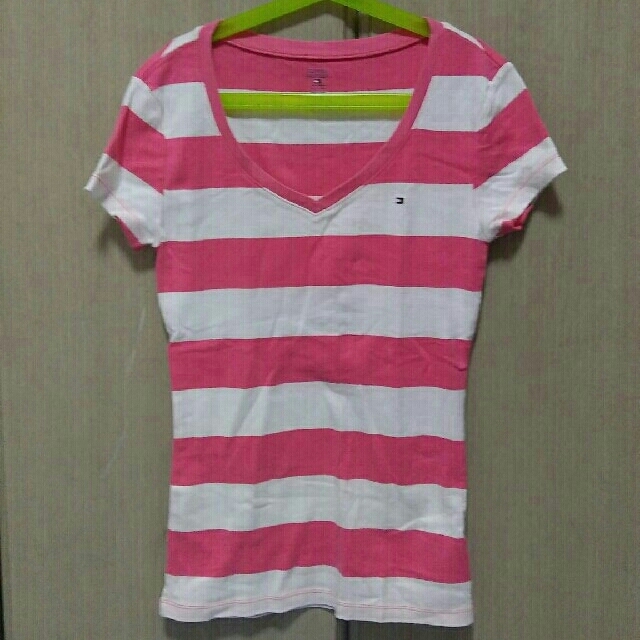 TOMMY HILFIGER(トミーヒルフィガー)のTOMMY  HILFIGER　Ｔシャツ　XS レディースのトップス(Tシャツ(半袖/袖なし))の商品写真