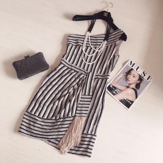 ビーシービージーマックスアズリア(BCBGMAXAZRIA)のBCBG♡希少なストライプデザインワンピース♡(ひざ丈ワンピース)