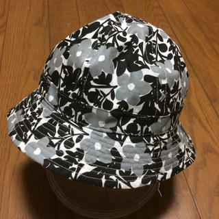 シマムラ(しまむら)の子供用帽子 48〜50cm モノトーン花柄(帽子)