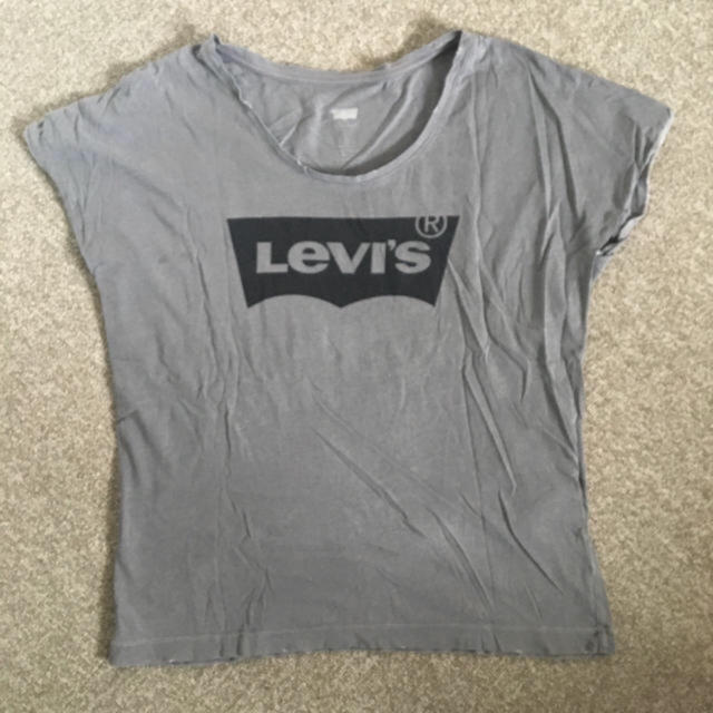 Levi's(リーバイス)のchami様専用☆在庫処分 SALE⚠️Levi's ロゴTシャツ グレー レディースのトップス(Tシャツ(半袖/袖なし))の商品写真