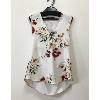 ザラ(ZARA)のZARA*ザラ*バックドレープデザイントップス*フラワー ノースリーブ(シャツ/ブラウス(半袖/袖なし))