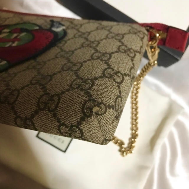 Gucci - GUCCI スネーク ハート チェーンミニバッグの通販 by 💒にに's