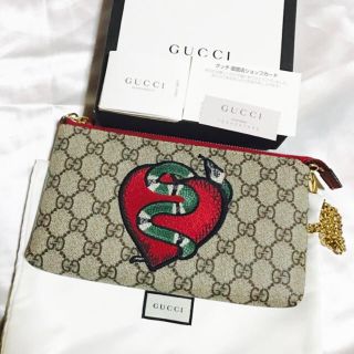 Gucci - GUCCI スネーク ハート チェーンミニバッグの通販 by 💒にに's