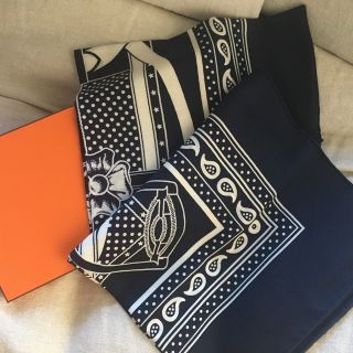 エルメス(Hermes)のHermès エルメス バンダナ柄カシミアストール hermes カシミアシルク(ストール/パシュミナ)