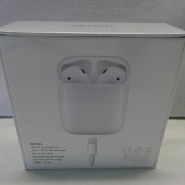 Apple(アップル)のエアポッズ Air Pods ワイヤレスイヤホン純正品 [MMEF2J/A]   スマホ/家電/カメラのオーディオ機器(ヘッドフォン/イヤフォン)の商品写真