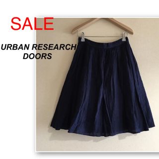 アーバンリサーチドアーズ(URBAN RESEARCH DOORS)のドアーズ  ✨ネイビーのリネン フレアスカート(ひざ丈スカート)