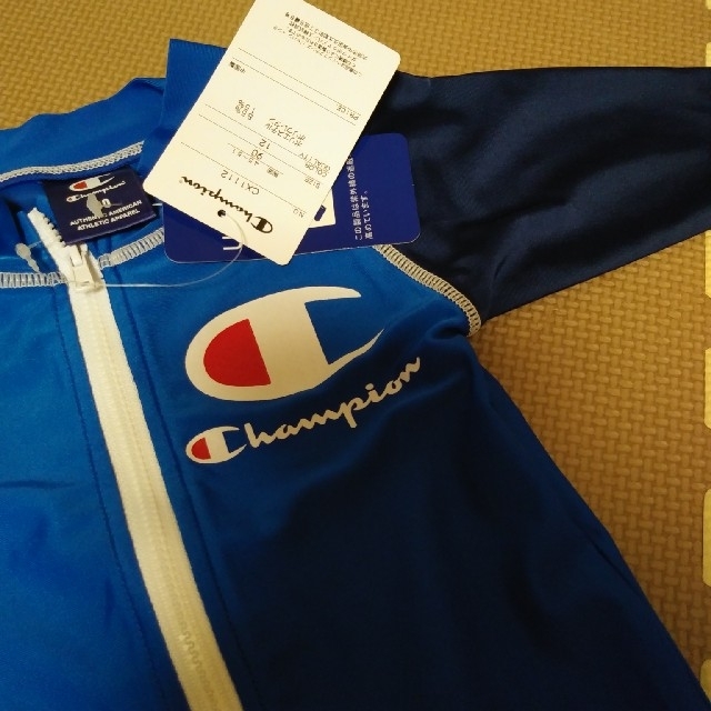 Champion(チャンピオン)のhina様専用☆新品☆Champion　水着(ラッシュガード&ズボン)男児90 キッズ/ベビー/マタニティのキッズ服男の子用(90cm~)(水着)の商品写真