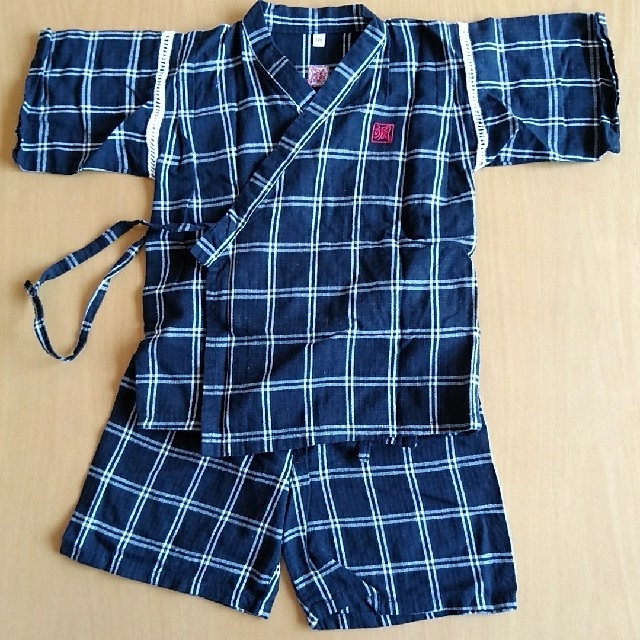 浴衣　120cm 黒 キッズ/ベビー/マタニティのキッズ服女の子用(90cm~)(甚平/浴衣)の商品写真