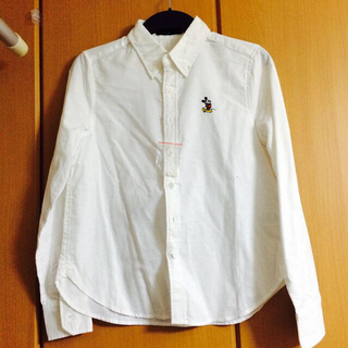 フェリシモ(FELISSIMO)のミッキーのボタンダウンシャツ(シャツ/ブラウス(長袖/七分))