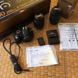 【中古品】Nikon D3200 200mm ダブルズームキット [ブラック]