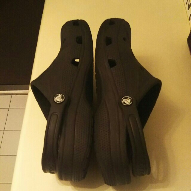 crocs(クロックス)の【値下げ】クロックス  サンダル  黒  25cm レディースの靴/シューズ(サンダル)の商品写真