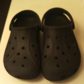 クロックス(crocs)の【値下げ】クロックス  サンダル  黒  25cm(サンダル)