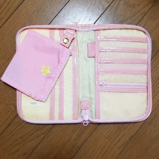 サンリオ(サンリオ)のポコ様専用 キッズ/ベビー/マタニティのマタニティ(母子手帳ケース)の商品写真