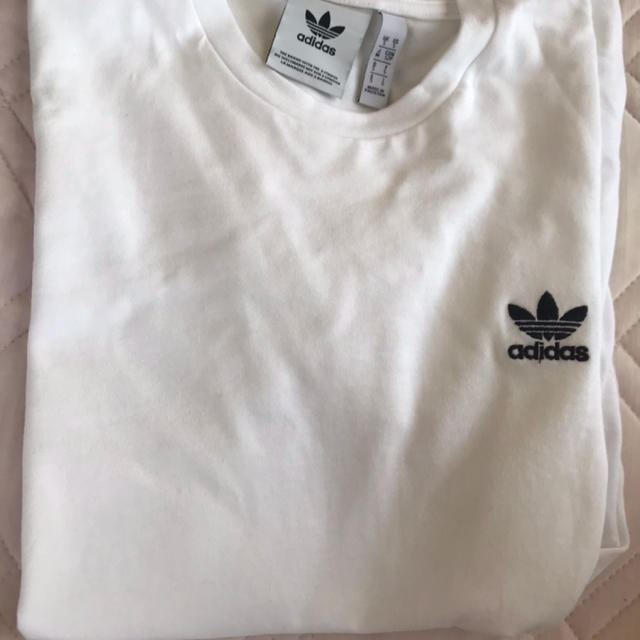 adidas(アディダス)のadidas ワンポイントTシャツ レディースのトップス(Tシャツ(半袖/袖なし))の商品写真