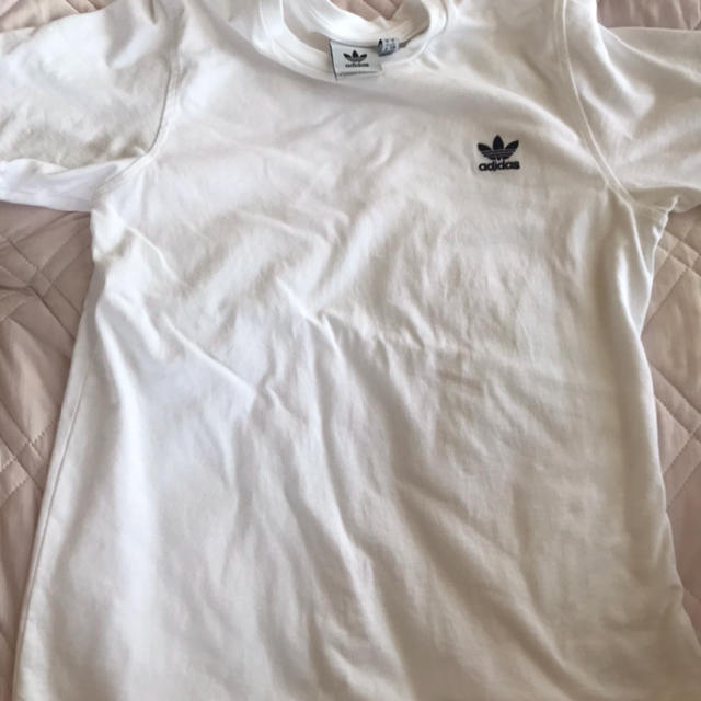 adidas(アディダス)のadidas ワンポイントTシャツ レディースのトップス(Tシャツ(半袖/袖なし))の商品写真