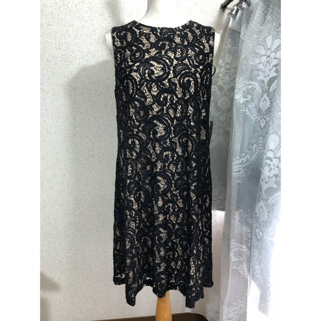 TADASHI SHOJI(タダシショウジ)の新品　Tadashi Shoji ドレス 膝丈ワンピース ブラック　総レース レディースのワンピース(ひざ丈ワンピース)の商品写真