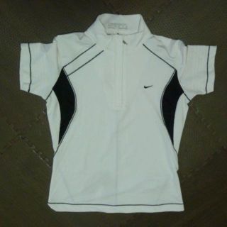 ナイキ(NIKE)の夏休みセール値下げ★ナイキ　スタンドカラー　ゴルフウェアー美品(カットソー(半袖/袖なし))