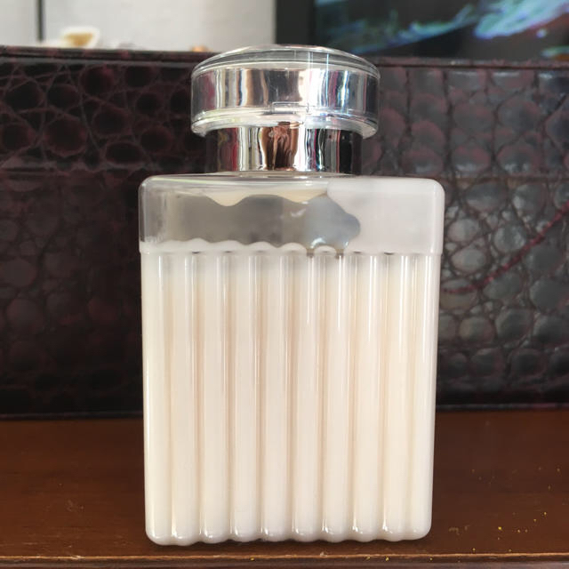 Chloe(クロエ)の【Chloe】ボディローション 100ml コスメ/美容のボディケア(ボディローション/ミルク)の商品写真