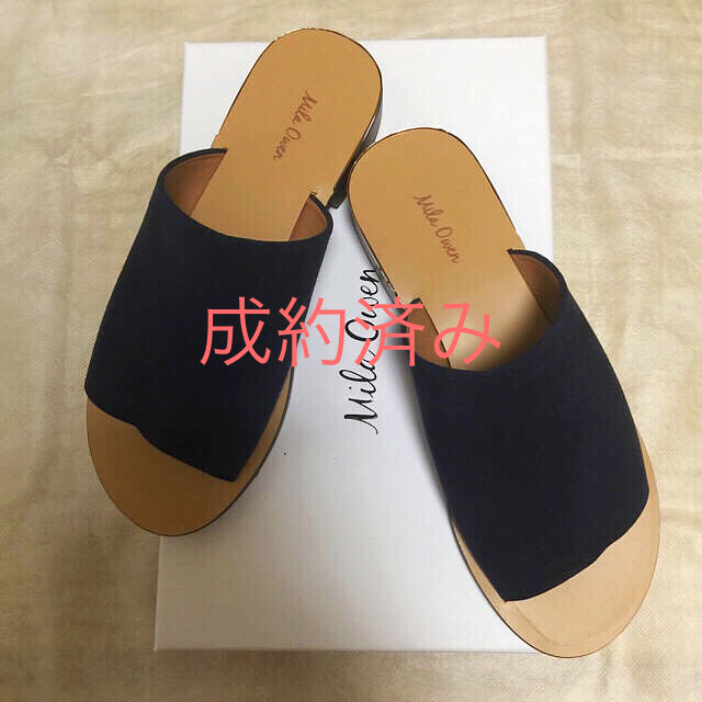 Mila Owen(ミラオーウェン)のMila Owen 羊革🐑サンダル  紺色  size36【新品】 レディースの靴/シューズ(サンダル)の商品写真