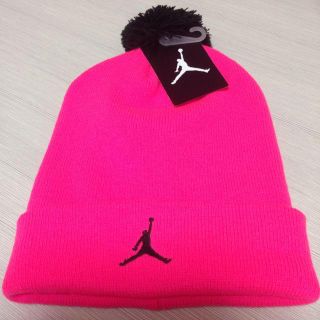 ナイキ(NIKE)のNike jordan ネオンピンク(ニット帽/ビーニー)