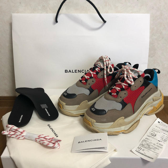 Balenciaga(バレンシアガ)の国内完全正規品BALENCIAGA tripleS 40購入証明書 付属品完備品 メンズの靴/シューズ(スニーカー)の商品写真