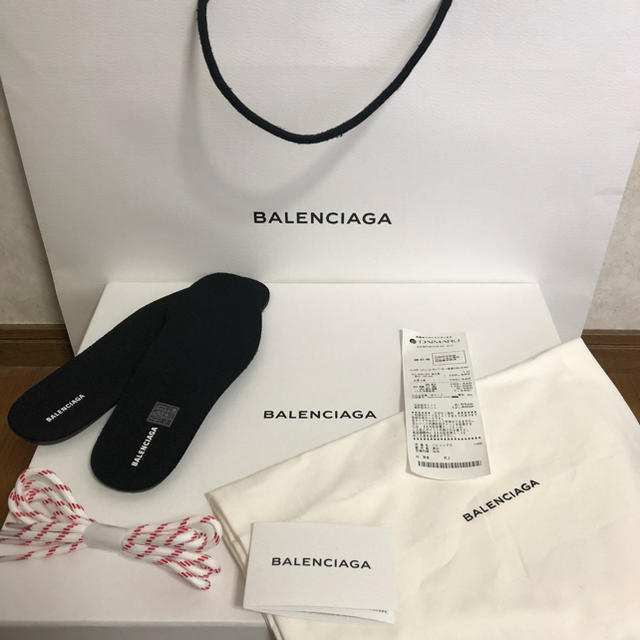 Balenciaga(バレンシアガ)の国内完全正規品BALENCIAGA tripleS 40購入証明書 付属品完備品 メンズの靴/シューズ(スニーカー)の商品写真