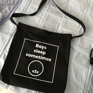 ナイキ(NIKE)のzZz ジィーズ ショルダーバッグ boys sleep sometimes(トートバッグ)