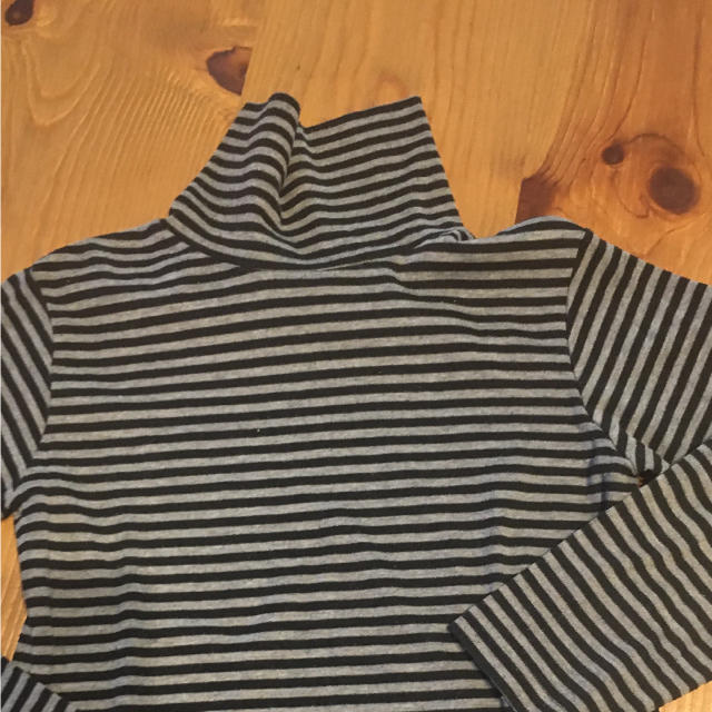 2枚セット 長袖カットソー ハイネック キッズ/ベビー/マタニティのキッズ服男の子用(90cm~)(Tシャツ/カットソー)の商品写真