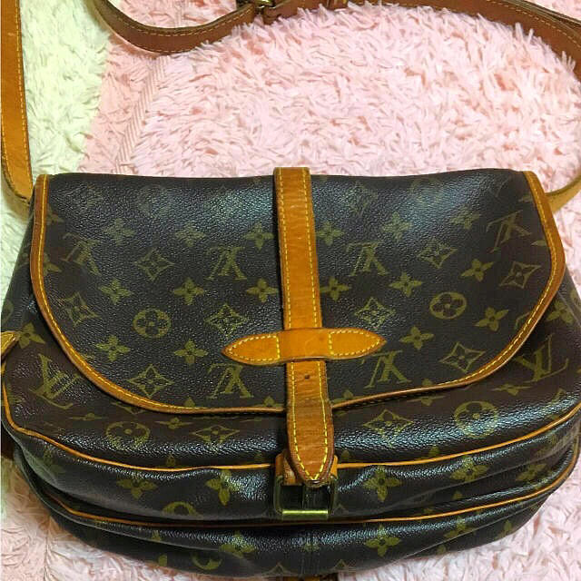 LOUIS VUITTON(ルイヴィトン)のルイヴィトン ソミュール 30 レディースのバッグ(ショルダーバッグ)の商品写真