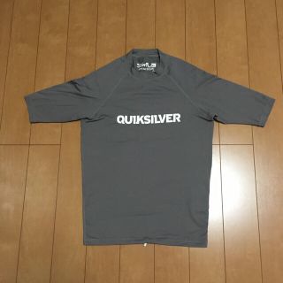 クイックシルバー(QUIKSILVER)のラッシュガード☆メンズ Mサイズ☆ クイックシルバー 半袖(水着)