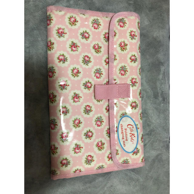 Cath Kidston(キャスキッドソン)の《新品》おむつ替えシート キッズ/ベビー/マタニティのおむつ/トイレ用品(おむつ替えマット)の商品写真