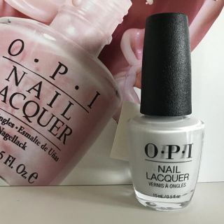 オーピーアイ(OPI)の【新品・半額以下】O・P・Iネイルラッカー V32 (マニキュア)