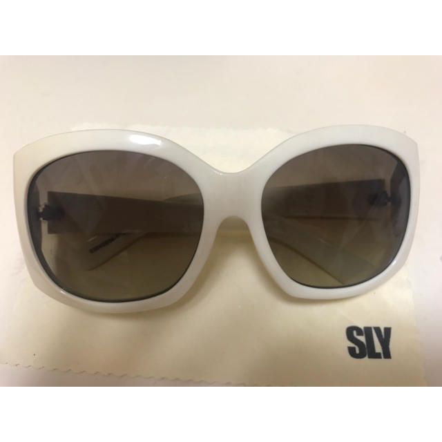 SLY(スライ)のSLY  サングラス レディースのファッション小物(サングラス/メガネ)の商品写真