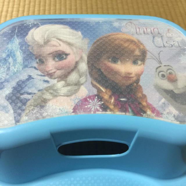 アナと雪の女王(アナトユキノジョオウ)のディズニー アナと雪の女王 幼児用踏み台(ステップ) キッズ/ベビー/マタニティのキッズ/ベビー/マタニティ その他(その他)の商品写真