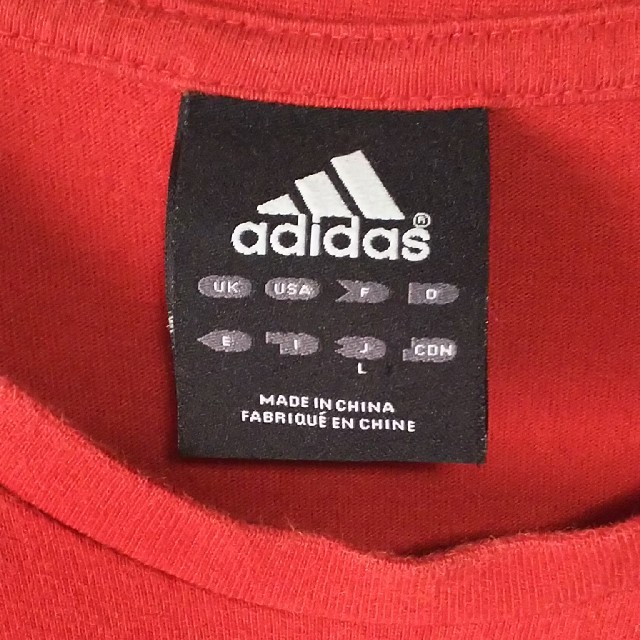 adidas(アディダス)の値引き！！ビックロゴ
adidasアディダス 半袖ジップシャツ Lサイズ レッド メンズのトップス(Tシャツ/カットソー(半袖/袖なし))の商品写真