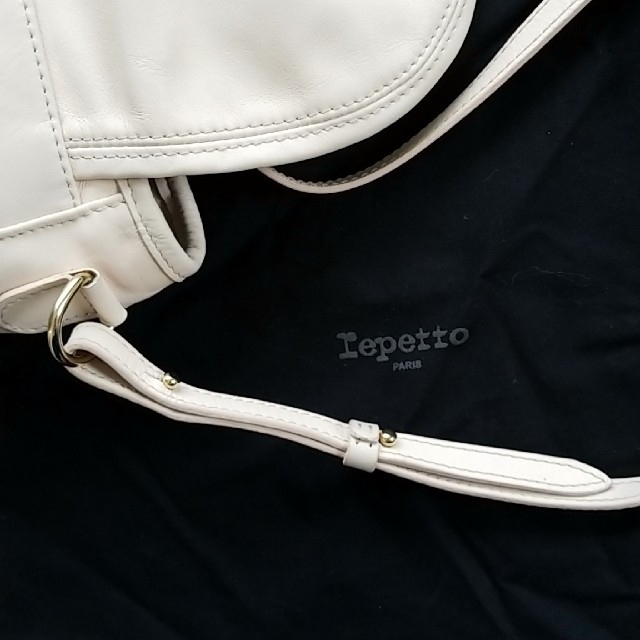 repetto(レペット)のRepetto レペット ベージュ ポシェット レディースのバッグ(ショルダーバッグ)の商品写真