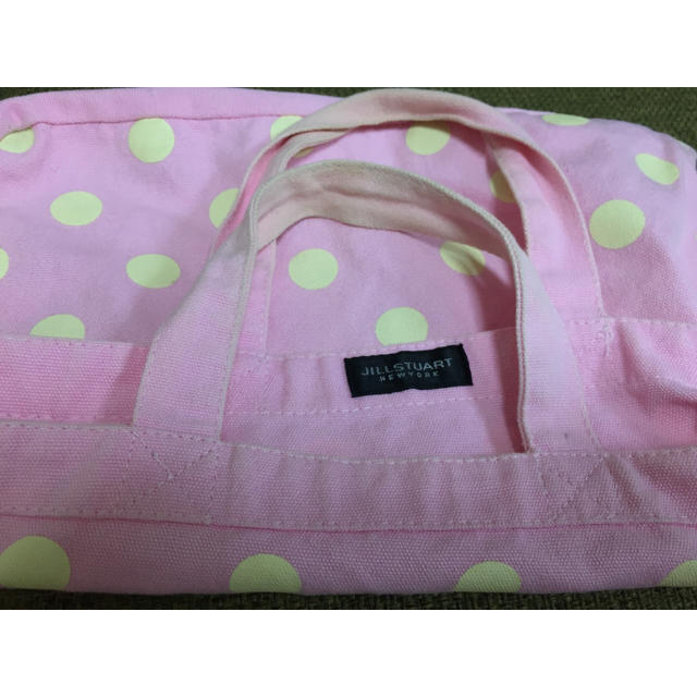 JILLSTUART NEWYORK(ジルスチュアートニューヨーク)のジルスチュアート りんごチャーム付 ピンク ドット レディースのバッグ(トートバッグ)の商品写真
