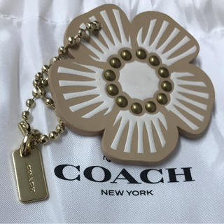 コーチ(COACH)のコーチ レザーフローラルバッグチャーム 未使用品(チャーム)