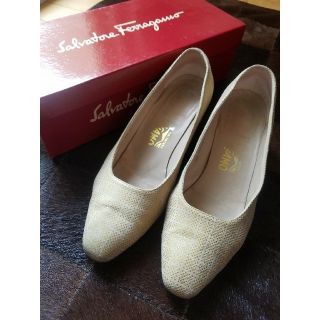 サルヴァトーレフェラガモ(Salvatore Ferragamo)のフェラガモ　パンプス(ハイヒール/パンプス)