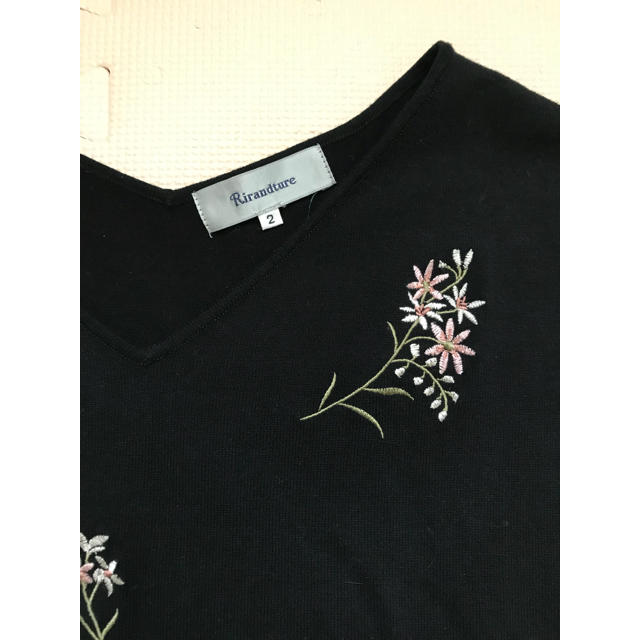 Rirandture(リランドチュール)の新品 リランドチュール 刺繍ニット ブラック レディースのトップス(ニット/セーター)の商品写真