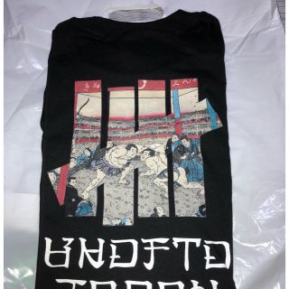 アンディフィーテッド(UNDEFEATED)のUNDEFEATED UKIYOE SUMO Tee Lサイズ(Tシャツ/カットソー(半袖/袖なし))