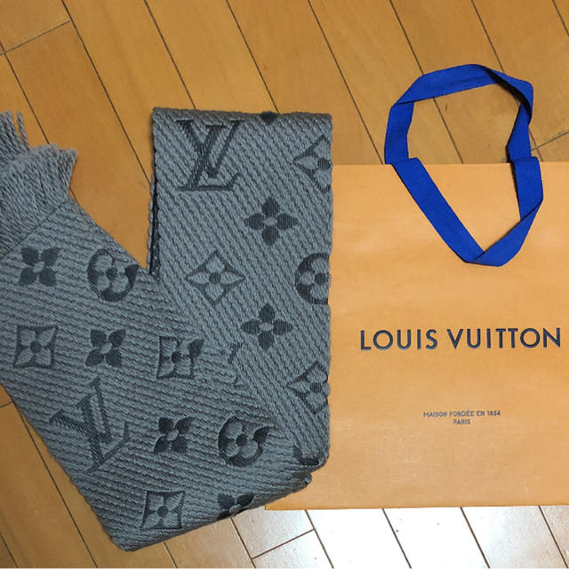 LOUIS VUITTON(ルイヴィトン)の期間限定値下げ 美品 louis vuitton マフラー  レディースのファッション小物(マフラー/ショール)の商品写真