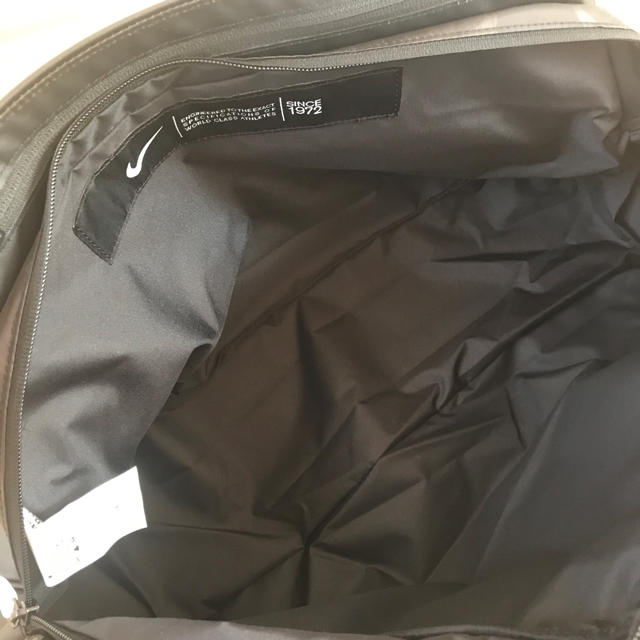 NIKE(ナイキ)のNIKE スポーツバッグ ジムバッグ ブラック 20L レディースのバッグ(ボストンバッグ)の商品写真